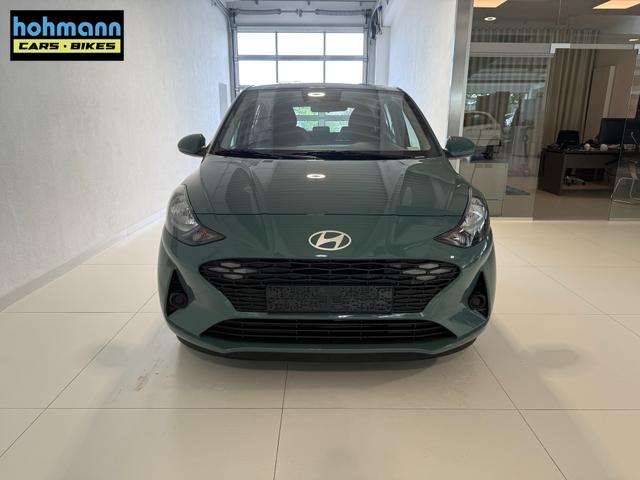 Hyundai i10 GO Mangrove Green