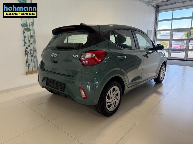 Hyundai i10 GO Mangrove Green