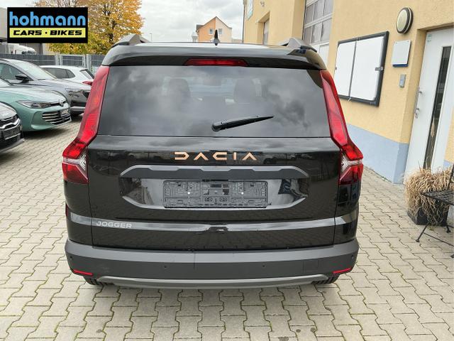 Dacia / Jogger / Schwarz / Extreme 5 Sitzer / Black Nacr&eacute; / , Beispielbilder, ggf. teilweise mit Sonderausstattung