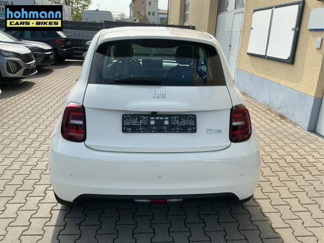 Fiat / 500e / Wei&szlig; / La Prima / Arktis Wei&szlig; / , Beispielbilder, ggf. teilweise mit Sonderausstattung