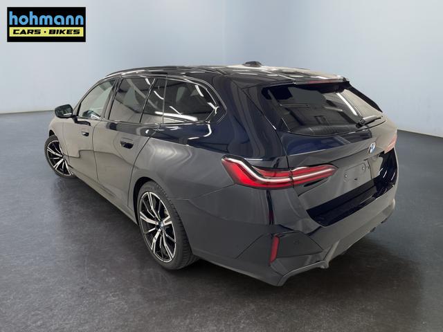 BMW 5er Touring 520i M-Sport MHEV 190PS/140kW Steptronic 2026 | +AHK +20" +MSportpaket +MSportfahrwerk +DrivingAssistantPlus +AdaptiveLED +HarmanKardon +DigitalKey +ParkAssist +Sitzhzg +WirelessCharging +Sonnenschutzverglasung +ShadowLine 