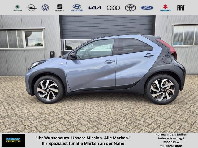 Toyota Aygo X - 1.0 VVT-i 72PS Teamplayer Sitzheizung AbstandsTempomat Multifunktionslenkrad Klima Radio Bluetooth Touchscreen Apple CarPlay + Android Auto 17-LM