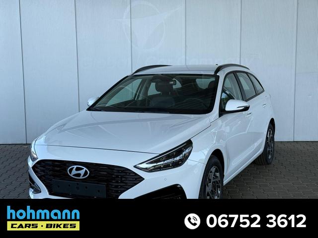 Hyundai i30 Kombi - Smart 1.5 GDI 6MT / Navi PDC V.&H. m. Kamera LED ALU16 Dachreling Tempom.