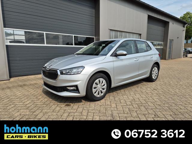 Skoda Fabia - 1.0 TSI 115PS Selection 5-türig Sitzheizung Parksensoren Multifunktionslenkrad Klima Skoda-Radio Bluetooth Touchscreen Tempomat Nebelsch. wireless Apple CarPlay + Android Auto