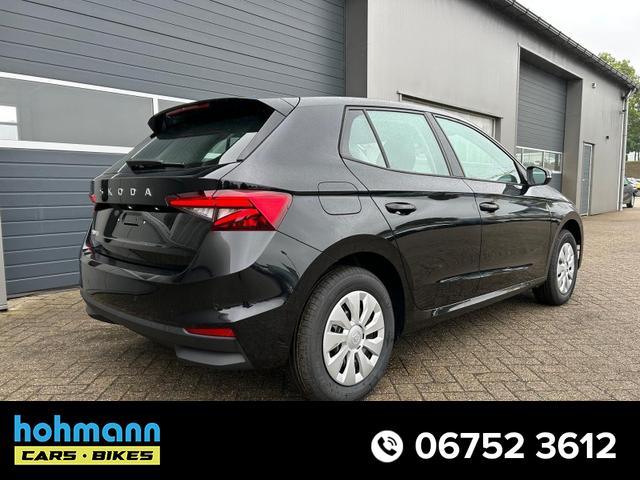 Skoda Fabia - 1.0 TSI 95PS Selection 5-türig Rückf.Kamera Parksensoren Sitzheizung Multifunktionslenkrad Klima Skoda-Radio Bluetooth Touchscreen Tempomat Nebelsch. Apple CarPlay + Android Auto