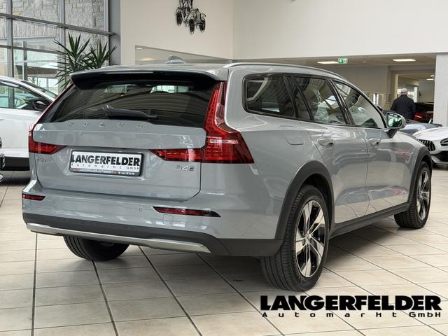Volvo V60 Cross Country V 60 B4 AWD Plus 