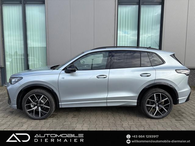 Volkswagen Tiguan - R-Line 2.0 TDI 4MOTION 193PS DSG, Oyster-Silver-Metallic, PANORAMADACH, ANHÄNGERKUPPLUNG, IQ LIGHT, DESIGN-PAKET Black&Style, NAVI, DCC-Fahrwerk, 20" LEEDS schwarz, Area View, Alarm, Elektr. Heckklappe, Keyless,Massagefunktion, Park Assist, ACC, Sitzheizung, Cl