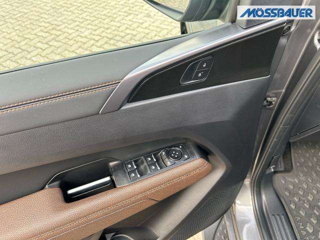 Volkswagen / Amarok / Grau / / / PanAmericana 3.0 TDI V6 4MOTION / AHK Navi