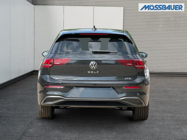 Volkswagen / Golf / Schwarz / / / KAMERA+18 ALU+ACC+LED+SHZ+KLIMA+KESSY+ARTVELOURS