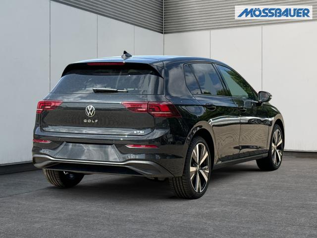 Volkswagen / Golf / Schwarz / / / KAMERA+18 ALU+ACC+LED+SHZ+KLIMA+KESSY+ARTVELOURS