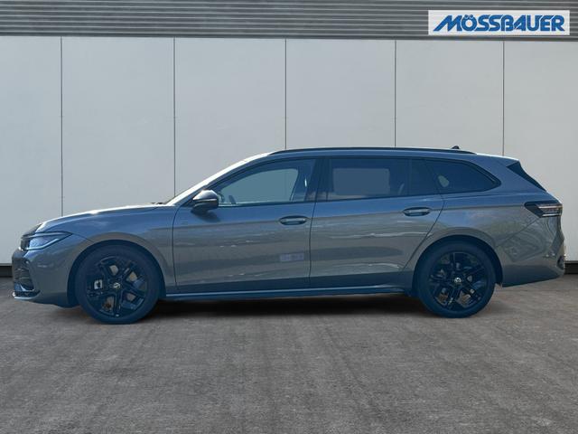 Volkswagen / Passat Variant / Grau / / / 4WD+DSG+AHK+NAVI+HEAD-UP+MATRIX+ACC+BLACK
