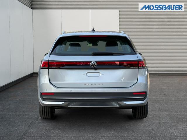 Volkswagen / Passat Variant / Silber / / / DSG+AHK+PANO+NAVI+ACC+KAMERA+LED+MASSAGE