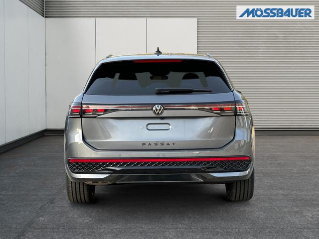 Volkswagen / Passat Variant / Grau / / / AHK+PANO+NAVI+Head-UP+Matrix-LED+ACC