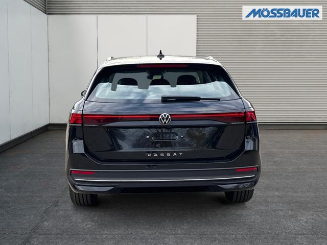 Volkswagen / Passat Variant / Schwarz / / / DSG+AHK+MASSAGE+NAVI+ACC+KAMERA+LED+17 ALU