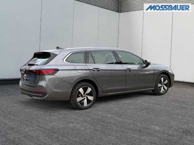 Volkswagen / Passat Variant / Grau / / / DSG+AHK+MASSAGE+NAVI+ACC+KAMERA+LED+17 ALU