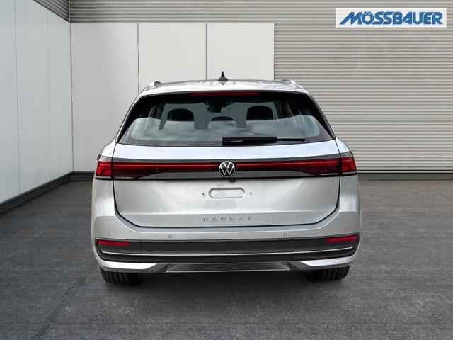 Volkswagen / Passat Variant / Silber / / / DSG+AHK+MASSAGE+NAVI+ACC+KAMERA+LED+17 ALU