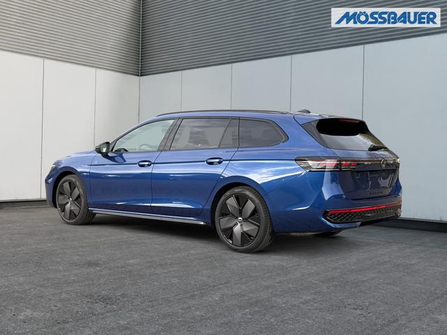 Volkswagen / Passat Variant / Blau / / / 4WD+BLACK+PANO+AHK+DCC+MATRIX+HARMAN