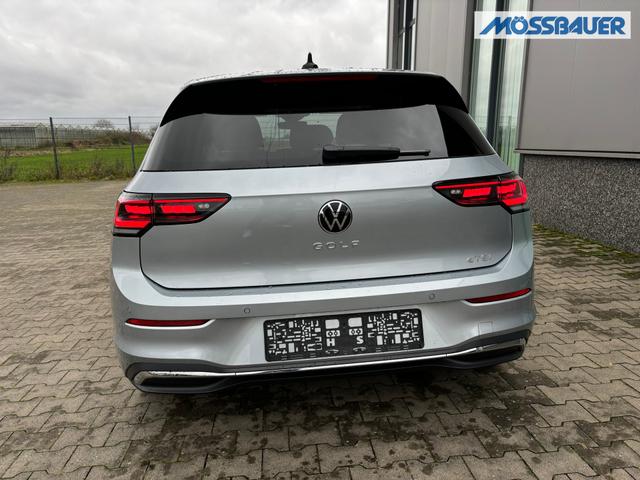 Volkswagen Golf Basis 2.0 TDI 115PS, LED-Scheinwerfer, Radio Composition 10,3" + Wireless App-Connect, Parksensoren vorne und hinten, Climatronic, M-Lederlenkrad, Digitales Cockpit, Reserverad 