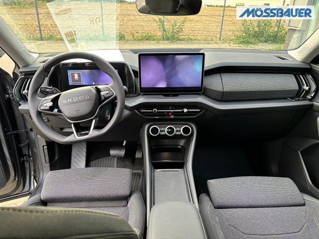 Skoda Kodiaq Selection 1.5 TSI mHEV 150PS DSG, 3J. Garantie, STANDHEIZUNG, 19" Alu, MATRIX-LED, NAVI 13", Alarm, Anhängerkupplung, Elektr. Heckklappe, ACC, 3Z-Climatronic, KESSY, Sitzheizung, Parksensoren v/h, Kamera, Fahrersitz elektr/Memory, Lederlenkrad beheizt, Virtual Coc 