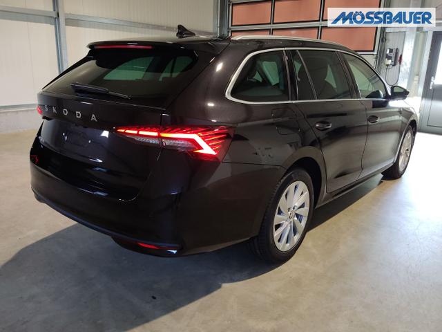 Skoda / Octavia Combi / Schwarz / / / 