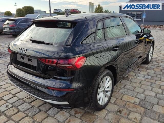 Audi / A3 Sportback / Schwarz / / / 