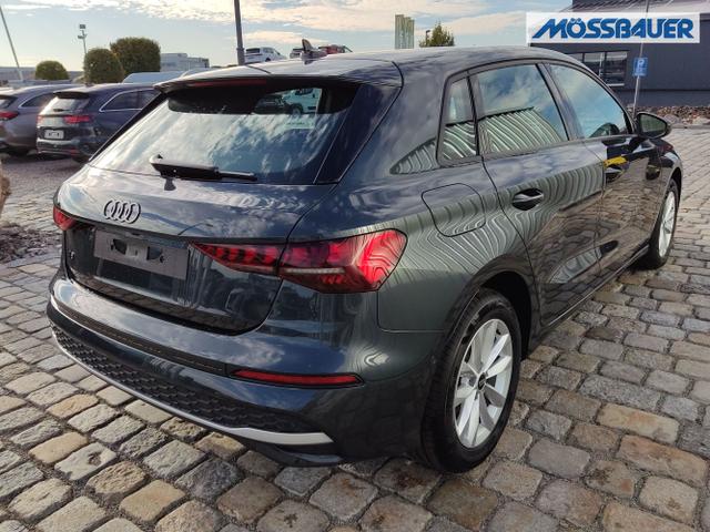 Audi / A3 Sportback / Grau / / / 