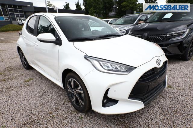 Toyota Yaris LED DigiC Privacy ACC Kam 16"LM CarPlay 