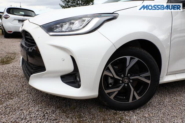 Toyota Yaris LED DigiC Privacy ACC Kam 16"LM CarPlay 