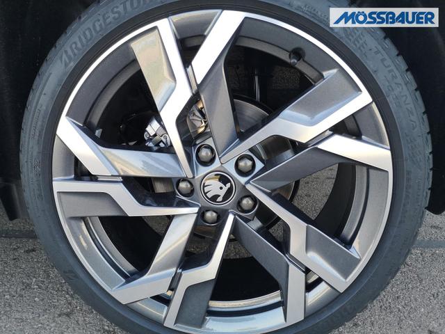 Skoda Karoq Sportline 2.0TDI DSG 4x4 AHK Matrix Pano Sound Leder 19 Zoll 