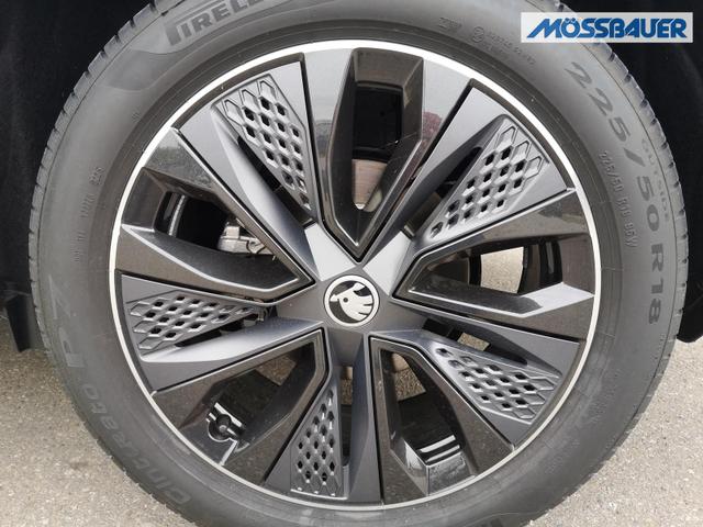 Skoda Karoq Sportline 2.0TDI DSG 4x4 AHK Matrix Navi ACC 