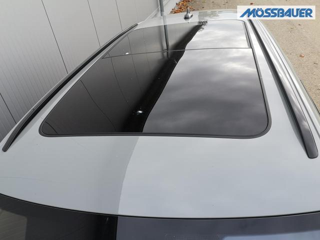 Skoda Octavia Combi 2.0 TSI 195 kW RS Kombi 2.0TSI Pano Matrix Area AHK Sound GV5 