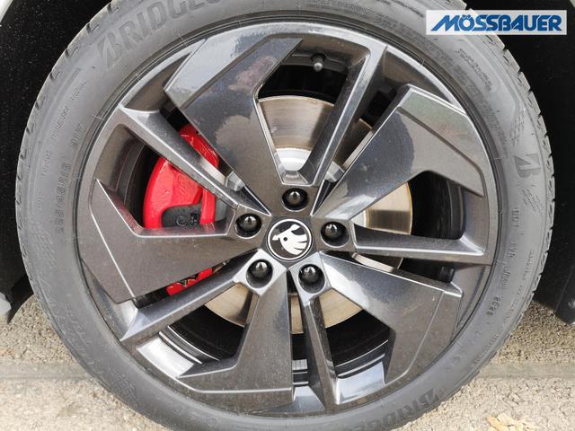 Skoda Octavia Combi 2.0 TSI 195 kW RS Kombi 2.0TSI Pano Matrix Area AHK Sound GV5 