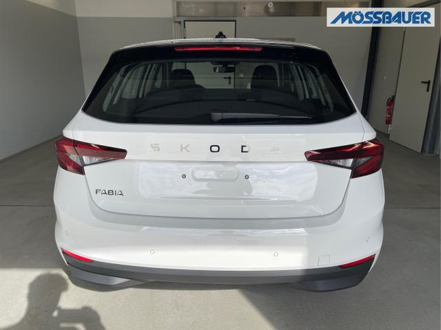 Skoda / Fabia / Weiß / / / 115PS Sitzheizung + App Connect