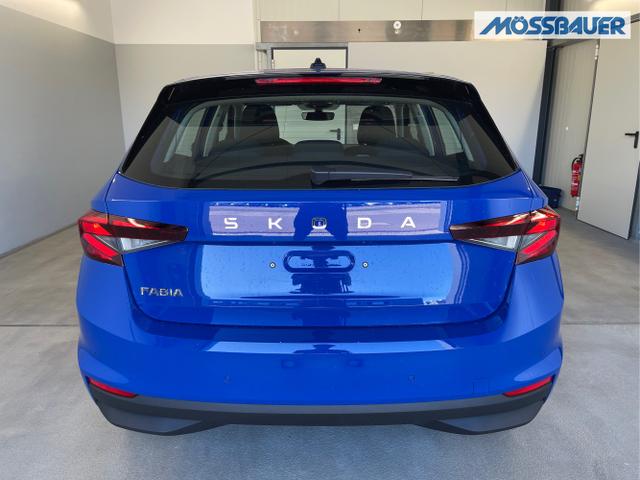 Skoda / Fabia / Blau / / / 115PS App Connect