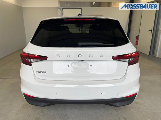 Skoda / Fabia / Weiß / / / 115PS DSG AHK+Kamera