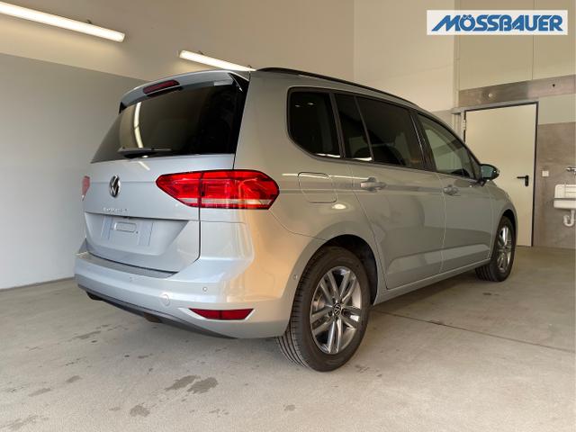 Volkswagen / Touran / Silber / / / 1.5 TSI DSG 7Sitz+AHK+IQ.Light+Kamera+Navi+eHeck+Keyless+Sitzheiz