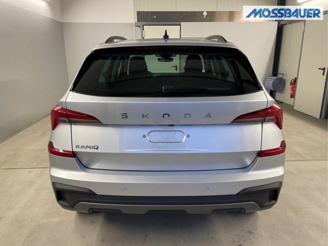 Skoda / KAMIQ / Silber / / / 115PS DSG Matrix+AHK+Kamera+PDC vor+hi+Kessy+Sitzheizung+GVL