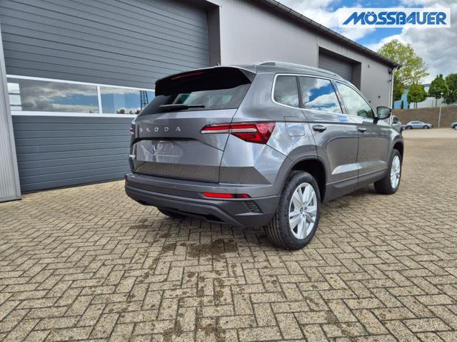 Skoda Karoq 0 % Anzahlung 1.5 TSI 150PS DSG Selection Klimaautomatik Sitzheizung Lenkradheizung ACC PDC v+h R&uuml;ckf.Kamera abg.Scheiben Apple CarPlay Android Auto 17"LM 
