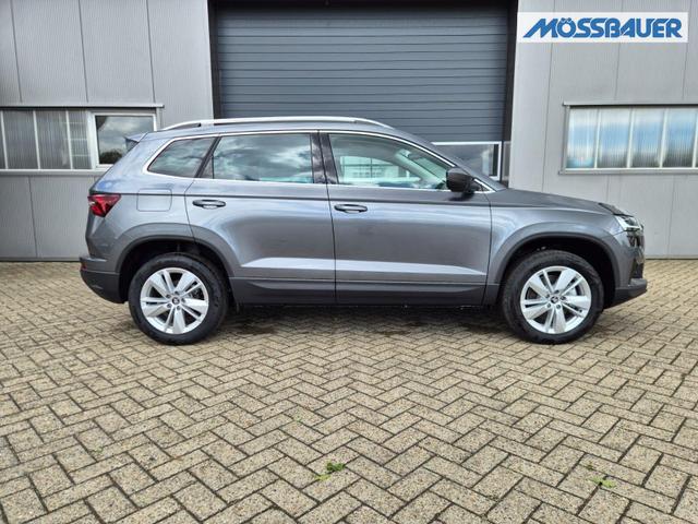 Skoda Karoq 0 % Anzahlung 1.5 TSI 150PS DSG Selection Klimaautomatik Sitzheizung Lenkradheizung ACC PDC v+h R&uuml;ckf.Kamera abg.Scheiben Apple CarPlay Android Auto 17"LM 