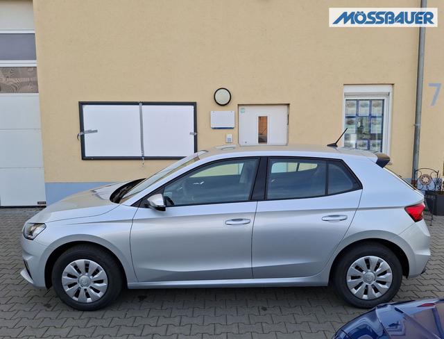 Skoda / Fabia / Silber / Basis / / 