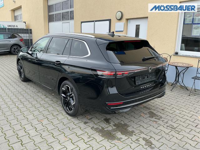 Volkswagen / Passat Variant / Schwarz / Elegance / Grenadilla Black / , Beispielbilder, ggf. teilweise mit Sonderausstattung