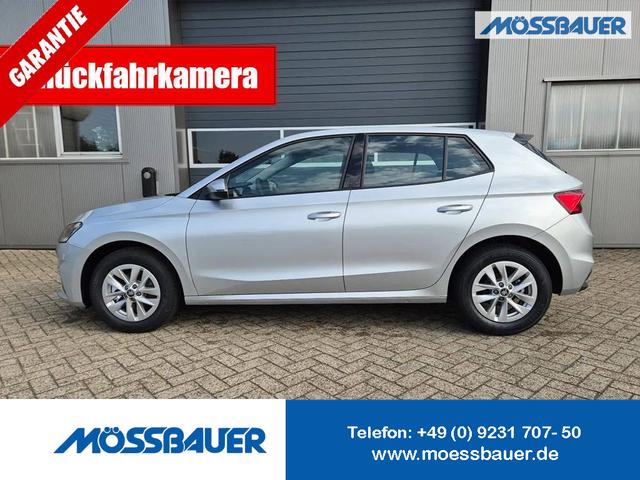 Skoda Fabia - 1.0 TSI 115PS DSG Selection 5-türig 15"LM Rückf.Kamera Parksensoren Sitzheizung Multifunktionslenkrad Klima Skoda-Radio Bluetooth Touchscreen Tempomat Nebelsch. Apple CarPlay + Android Auto