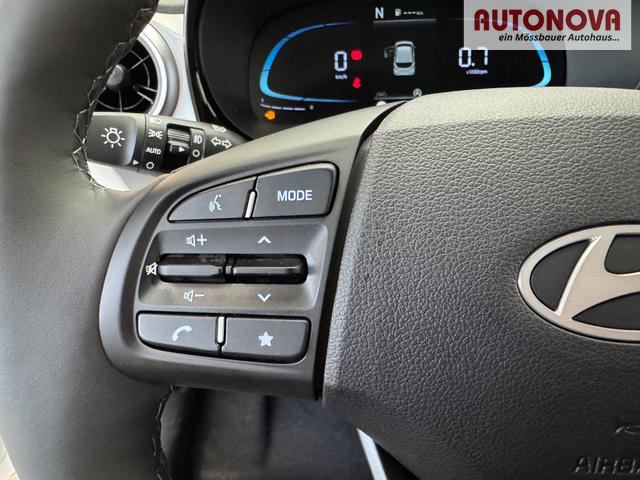 Hyundai i10 PREMIUM AUT SHZ KLIMAAUTOMATIK AMBIENTE ALU RFK PDC NAVI 