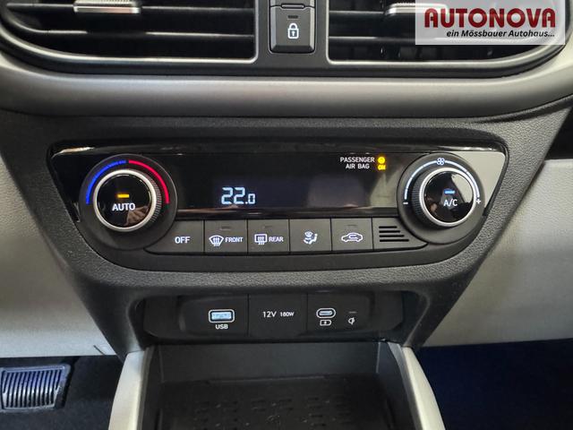 Hyundai i10 PREMIUM AUT SHZ KLIMAAUTOMATIK AMBIENTE ALU RFK PDC NAVI 