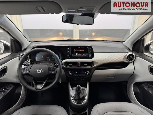 Hyundai i10 PREMIUM AUT SHZ KLIMAAUTOMATIK AMBIENTE ALU RFK PDC NAVI 