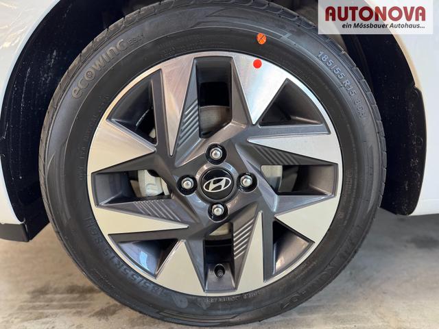 Hyundai i10 PREMIUM AUT SHZ KLIMAAUTOMATIK AMBIENTE ALU RFK PDC NAVI 