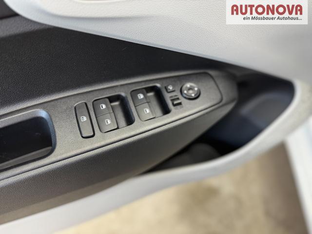 Hyundai i10 PREMIUM AUT SHZ KLIMAAUTOMATIK AMBIENTE ALU RFK PDC NAVI 