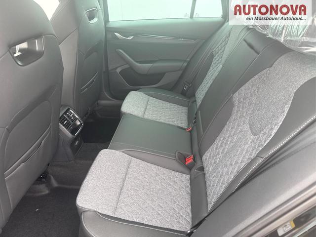 Skoda Octavia Combi SPORTLINE 1.5 eTSI DSG AHK PANO MATRIX KEYLESS SHZ RFK 