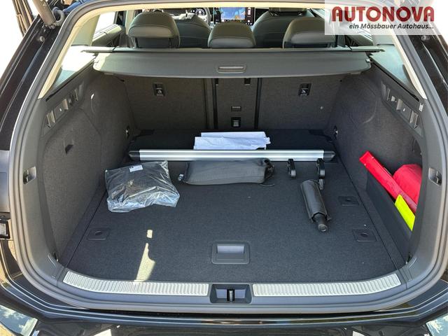 Volkswagen / Passat Variant / Schwarz / / / DSG+AHK+NAVI+MATRIX+MASSAGE+ACC+KAMERA