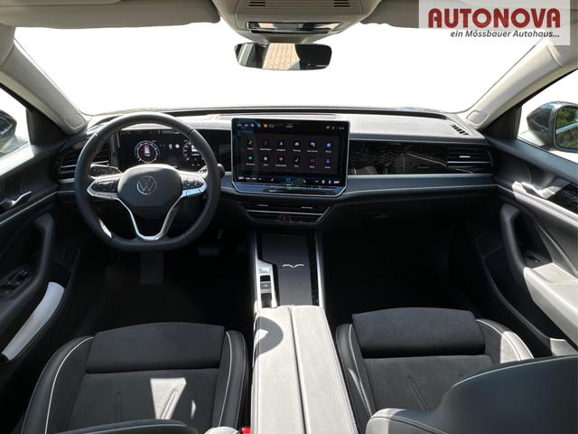 Volkswagen / Passat Variant / Schwarz / / / DSG+AHK+NAVI+MATRIX+MASSAGE+ACC+KAMERA
